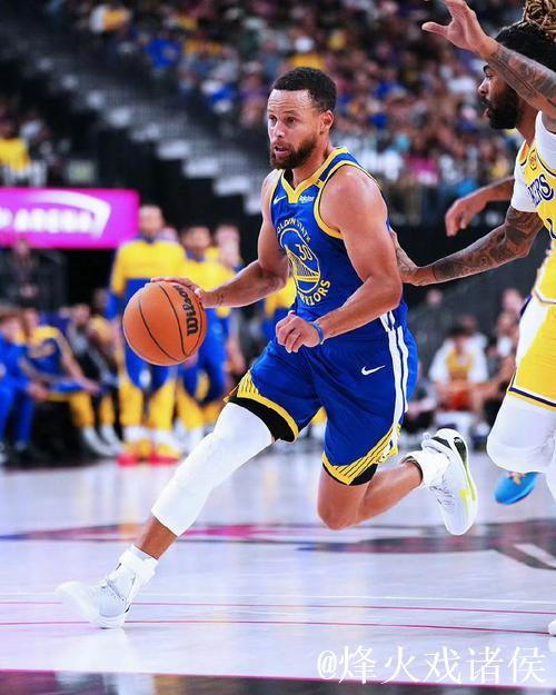 库里21分力压亚历山大52分 勇士击败雷霆豪取2连胜